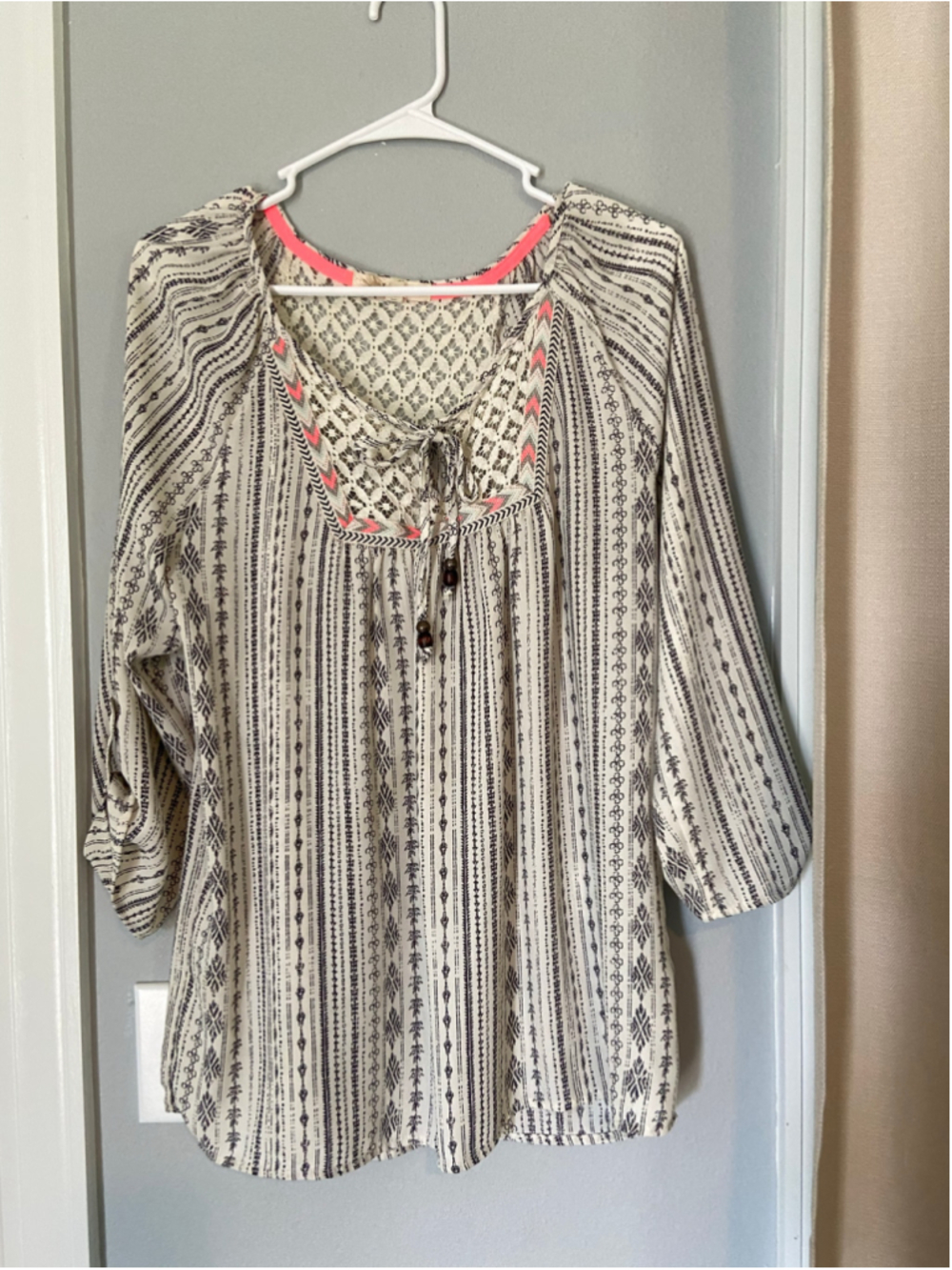 Rewind black pink and white lace blouse size large